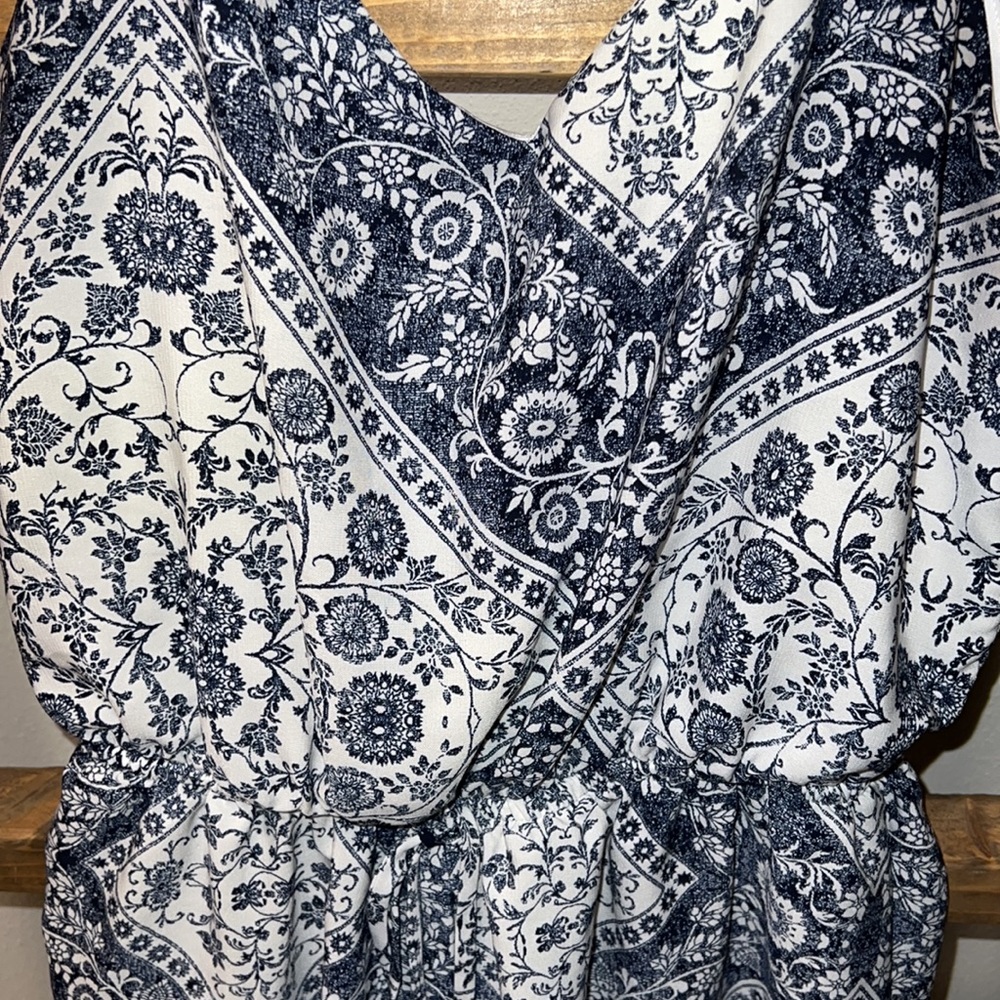 Patterned Romper - Picture 2 of 2